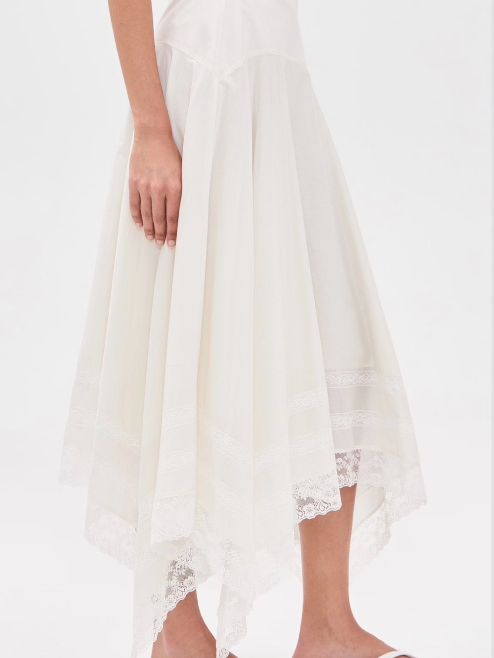 NWT STAUD Ainsley Light Cream Midi Hankerchief Hem Skirt with Lace Trim Sz 0 - Picture 2 of 9